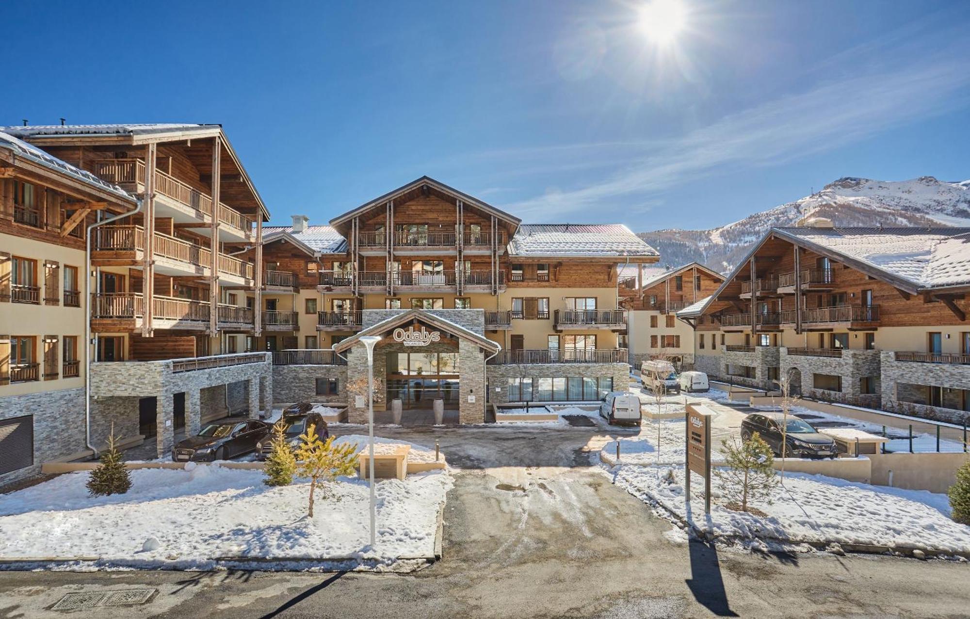 Residence Prestige Odalys Le Mont D'אורון מראה חיצוני תמונה